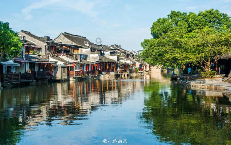 谈同时谈两个女的算出轨吗？游戏画面