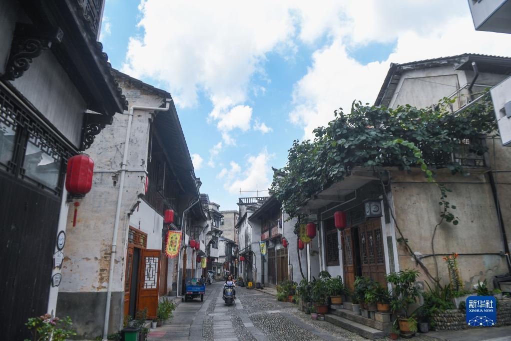 重庆南岸区:以宣传为引领 扎实推进垃圾分类先锋创建工作